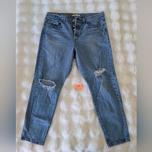 Levis Wedgie Jean // Distressed // Medium Wash